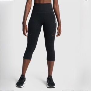 Gymshark Energy Seamless Cropped Black High Rise Eyelet Logo Leggings Small